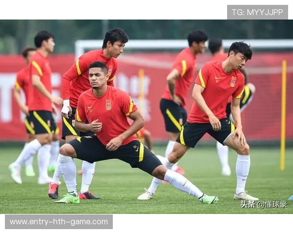 国足比赛心理辅导与压力管理，足球运动员的心理训练