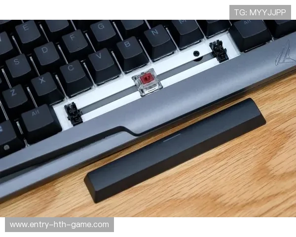 电竞装备品牌联合发布战队专属定制键鼠套装，电竞键鼠哪个好